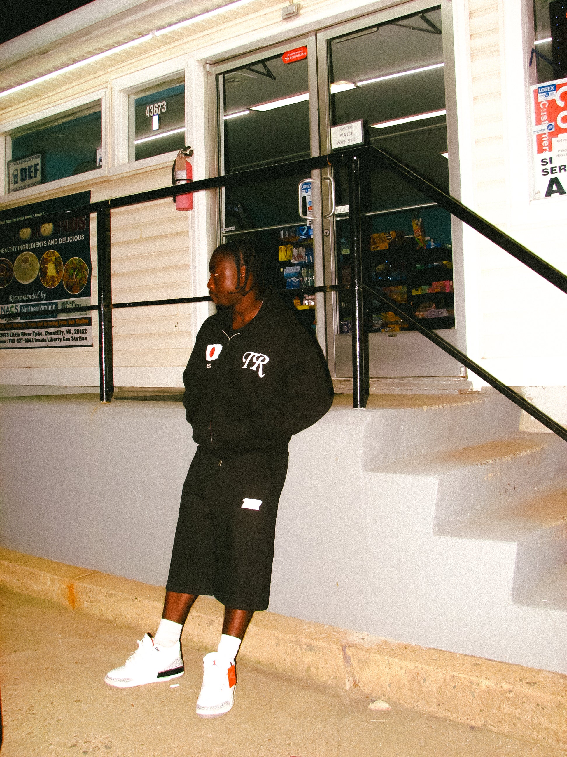 Black 3/4 racer shorts