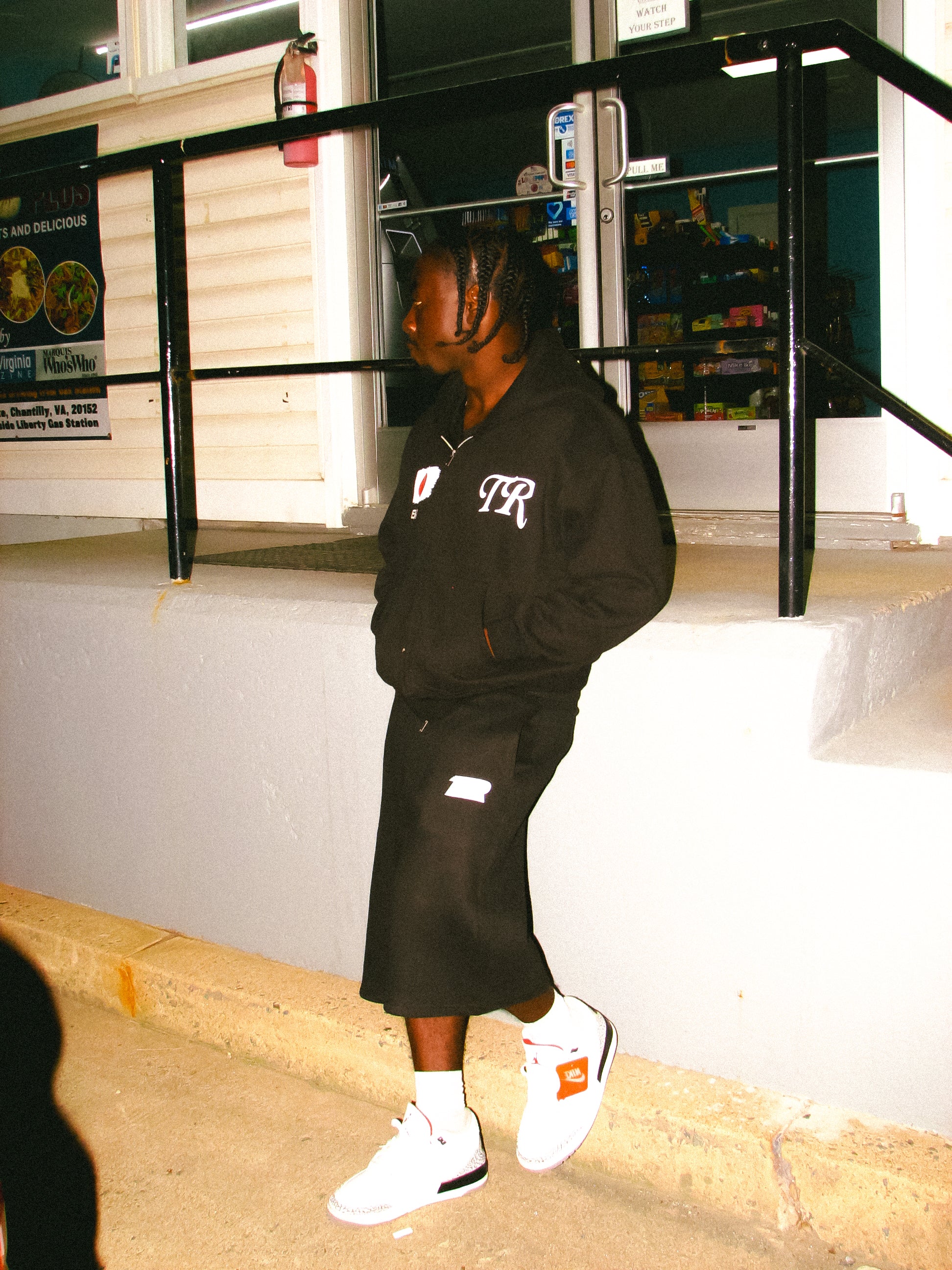 Black 3/4 racer shorts