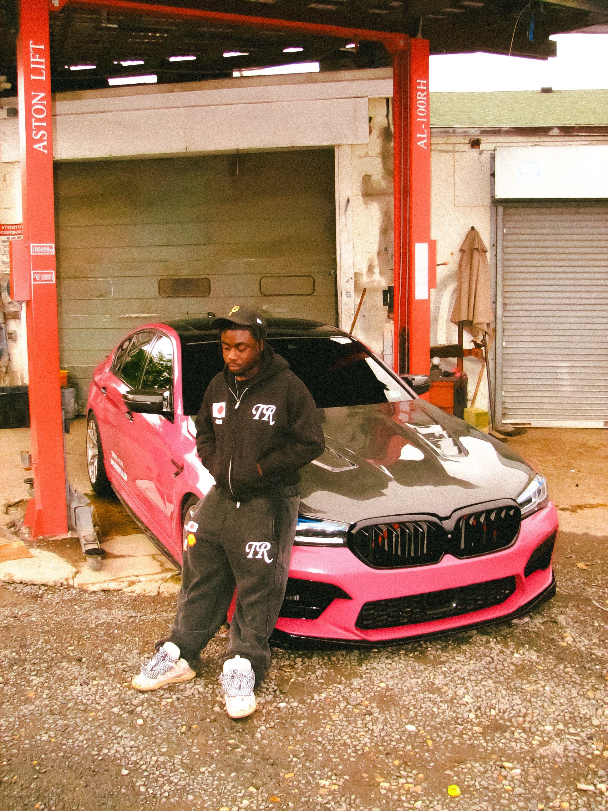 TR HOODIE